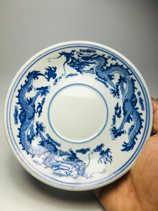 古玩陶瓷青花雙龍紋盤一對(duì)拍賣,當(dāng)前價(jià)格158元