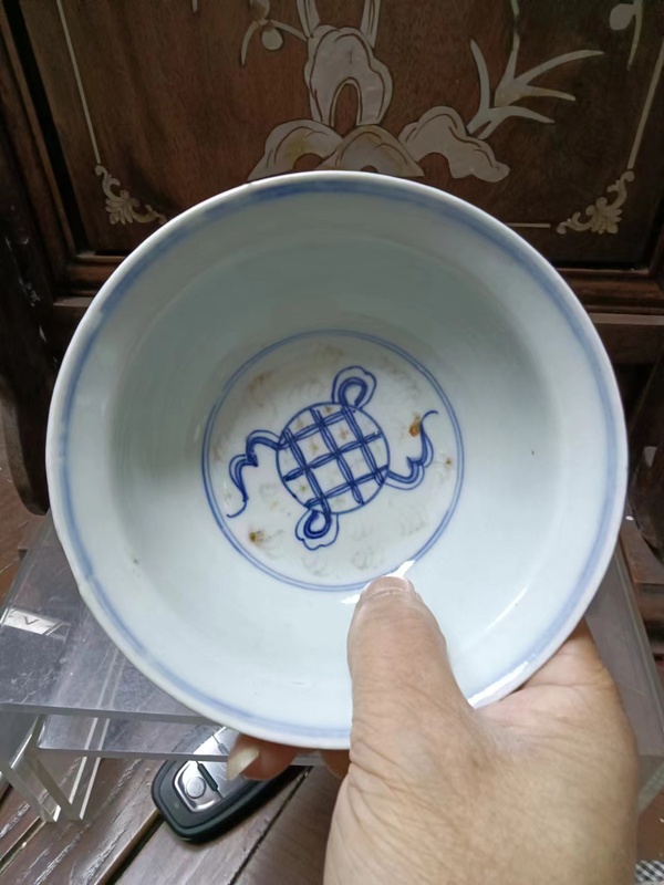 古玩陶瓷青花釉里紅獅子滾繡球紋折沿碗(已保真拍賣,當(dāng)前價(jià)格8888元