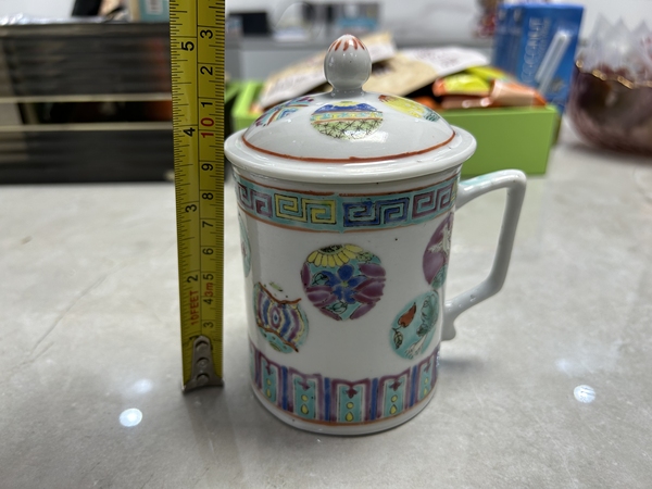 古玩陶瓷粉彩皮球花紋茶杯拍賣,當(dāng)前價(jià)格750元