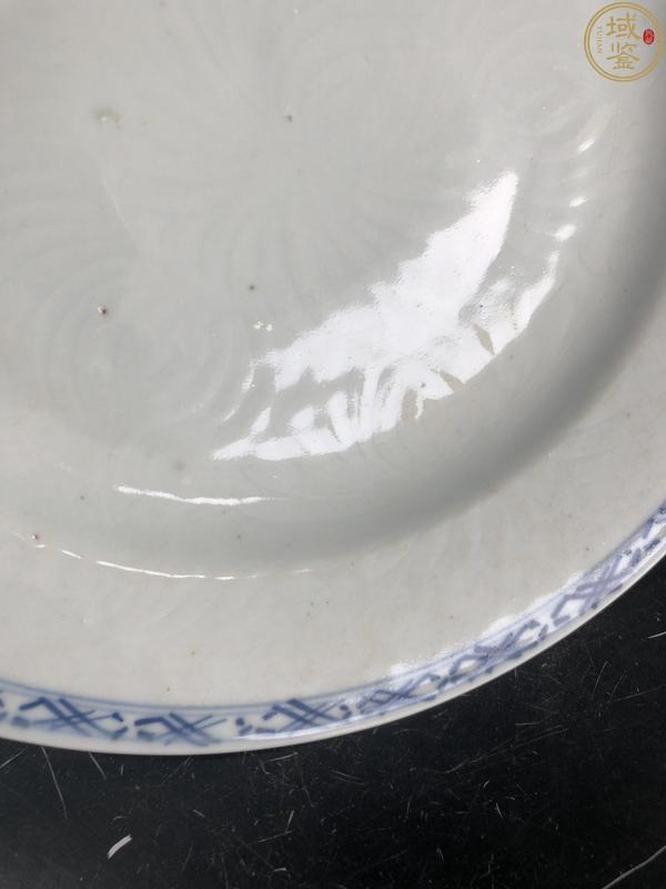 古玩陶瓷康熙青花暗刻紋盤拍賣,當前價格998元