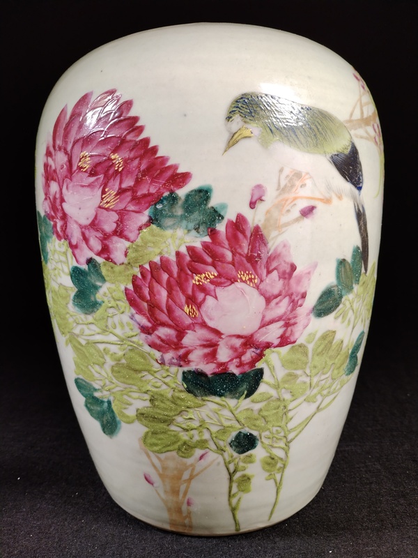 古玩轉(zhuǎn)賣晚清民周粉彩花鳥(niǎo)花卉紋冬瓜罐拍賣,當(dāng)前價(jià)格560元