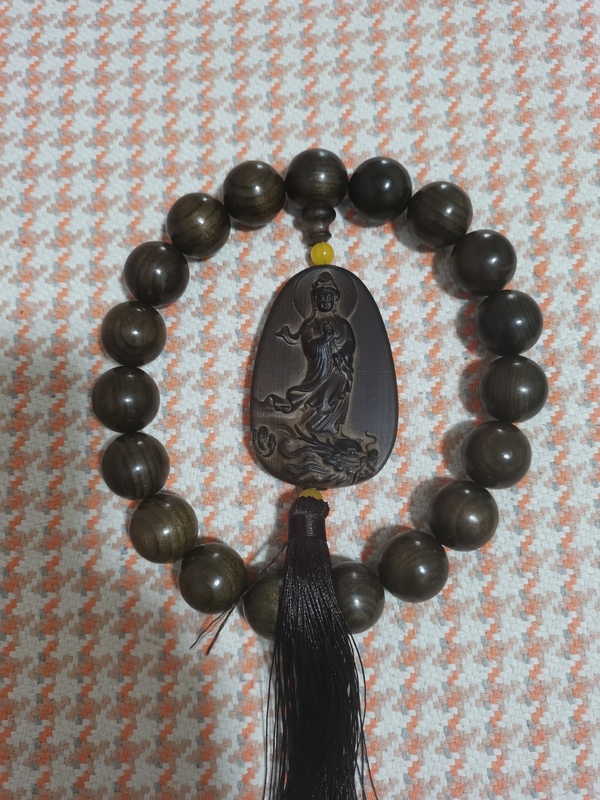 古玩雜項(xiàng)楠木手串觀音菩薩雕件拍賣,當(dāng)前價(jià)格900元