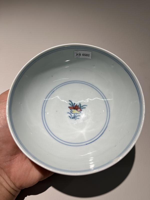 古玩陶瓷雍正官,青花斗彩鴛鴦荷花紋碗拍賣,當前價格36999元