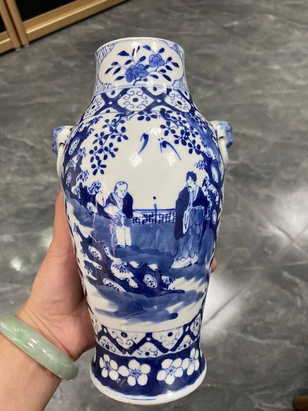 古玩陶瓷青花開光人物故事紋獅耳銜環(huán)尊拍賣，當(dāng)前價格5800元