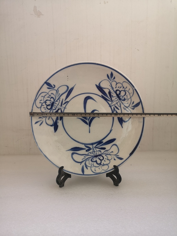 古玩陶瓷花卉紋青花盤(pán)拍賣,當(dāng)前價(jià)格480元