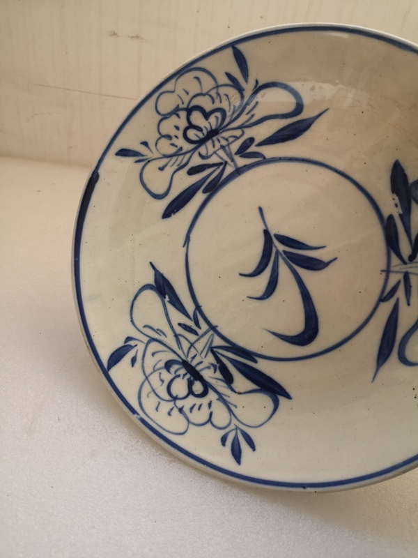 古玩陶瓷花卉紋青花盤(pán)拍賣,當(dāng)前價(jià)格480元