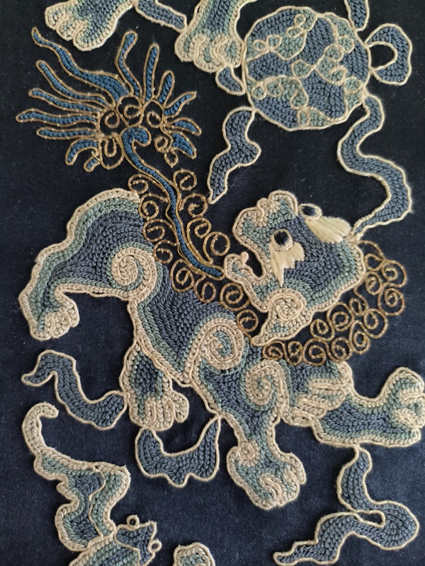 古玩雜項(xiàng)繡  繡品  補(bǔ)子    刺繡  緙絲  獅子  書房陳設(shè)拍賣，當(dāng)前價(jià)格2500元