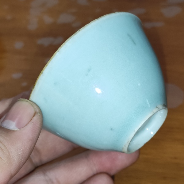 古玩陶瓷清中期,豆青釉尚品仰鐘杯拍賣,當前價格180元