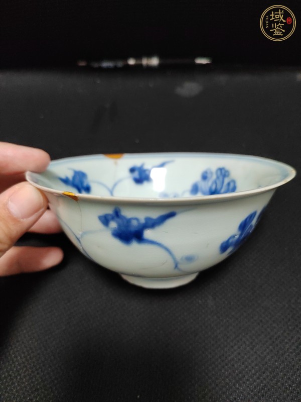 古玩陶瓷花卉紋青花碗真品鑒賞圖