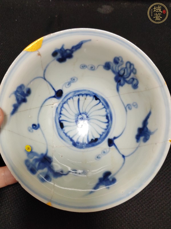 古玩陶瓷花卉紋青花碗真品鑒賞圖