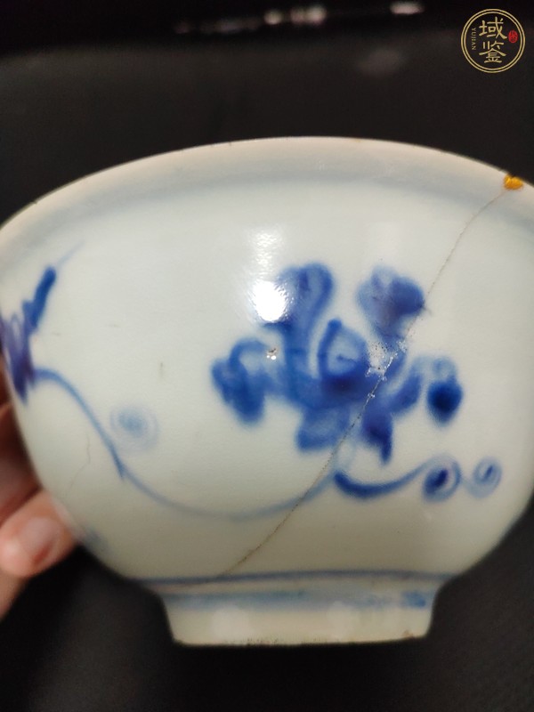 古玩陶瓷花卉紋青花碗真品鑒賞圖