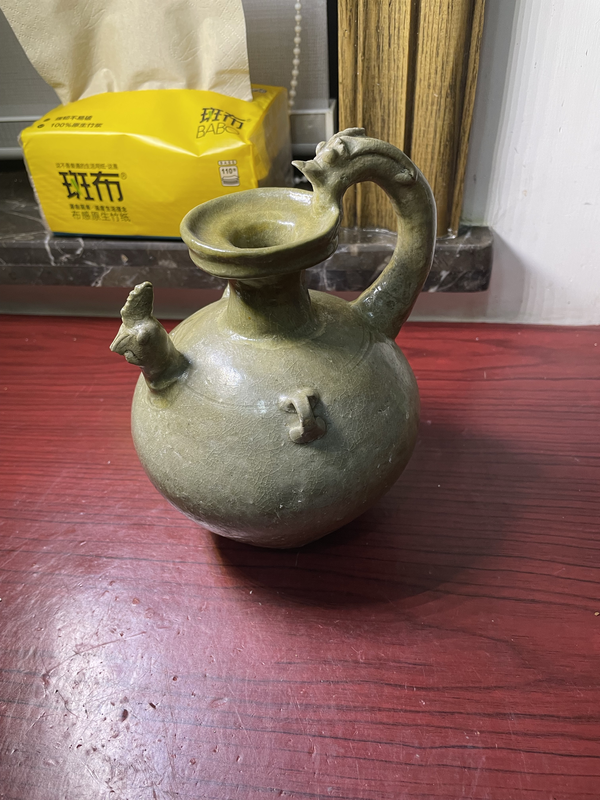 古玩轉(zhuǎn)賣館藏級(jí)兩晉越窯青瓷龍鳳壺拍賣,當(dāng)前價(jià)格0元