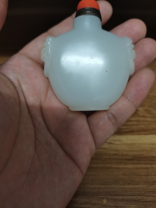 古玩玉器和田玉獸耳銜環鼻煙壺拍賣,當前價格2633元