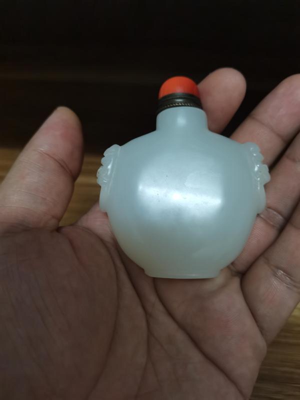 古玩玉器和田玉獸耳銜環鼻煙壺拍賣,當前價格2633元
