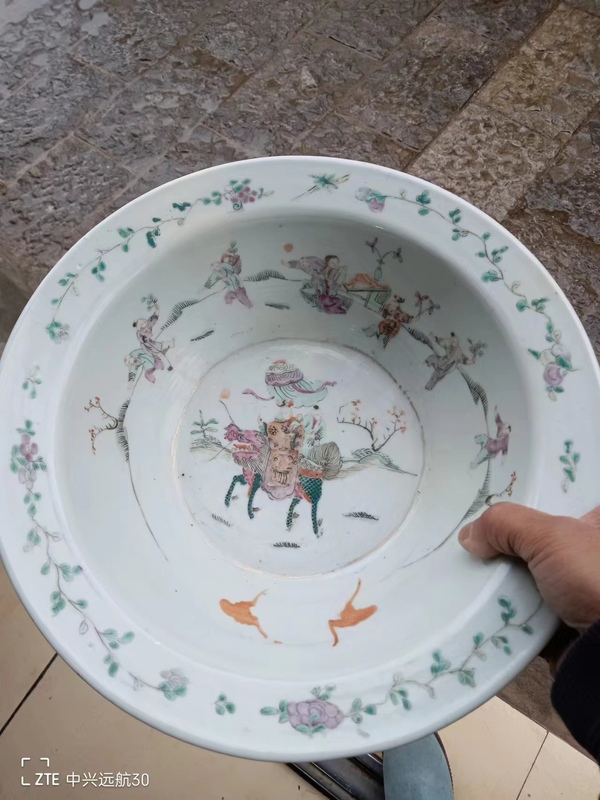 古玩陶瓷清代麒麟粉彩盆拍賣,當前價格12000元