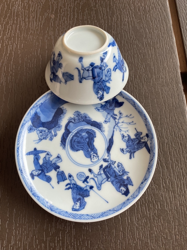 古玩轉(zhuǎn)賣人物紋青花杯盤拍賣，當(dāng)前價(jià)格398元