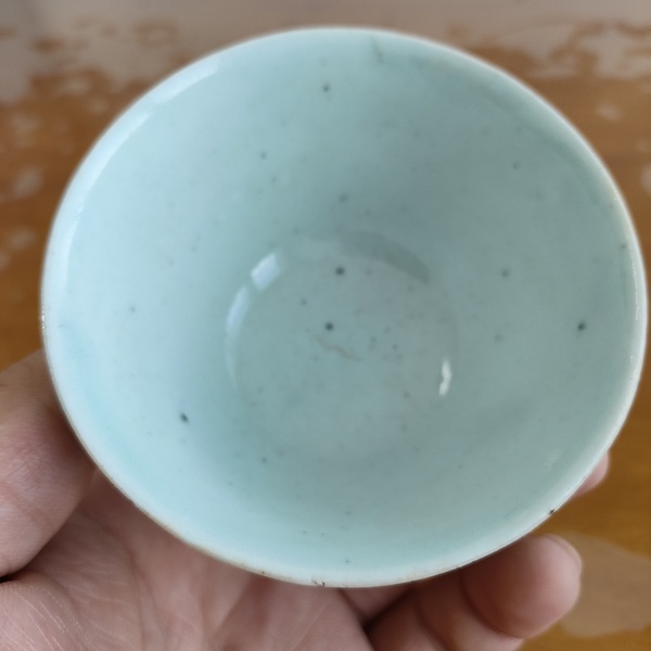 古玩陶瓷清中期，豆青釉美品大仰鐘杯杯拍賣，當(dāng)前價(jià)格388元