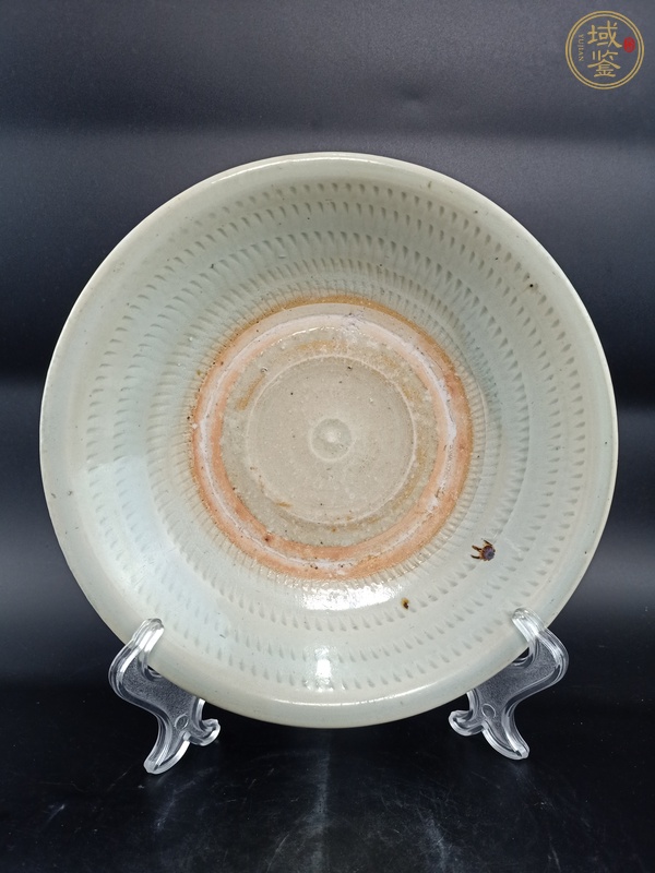 古玩元末明初·青釉跳刀紋盤真品鑒賞圖