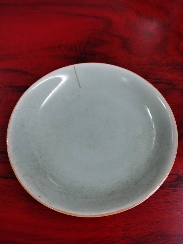 古玩陶瓷清道光時期豆青釉臥盤拍賣,當前價格160元