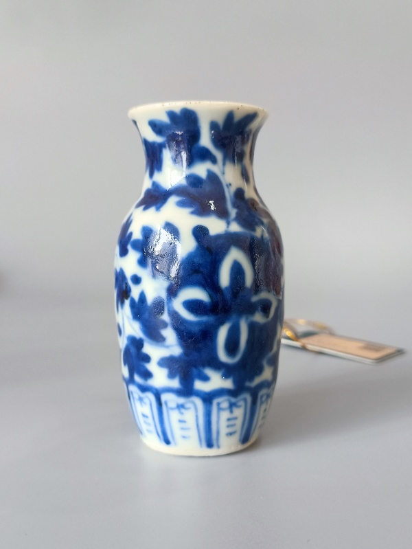 古玩陶瓷【精品】晚清·青花花卉紋撇口瓶拍賣,當前價格2500元