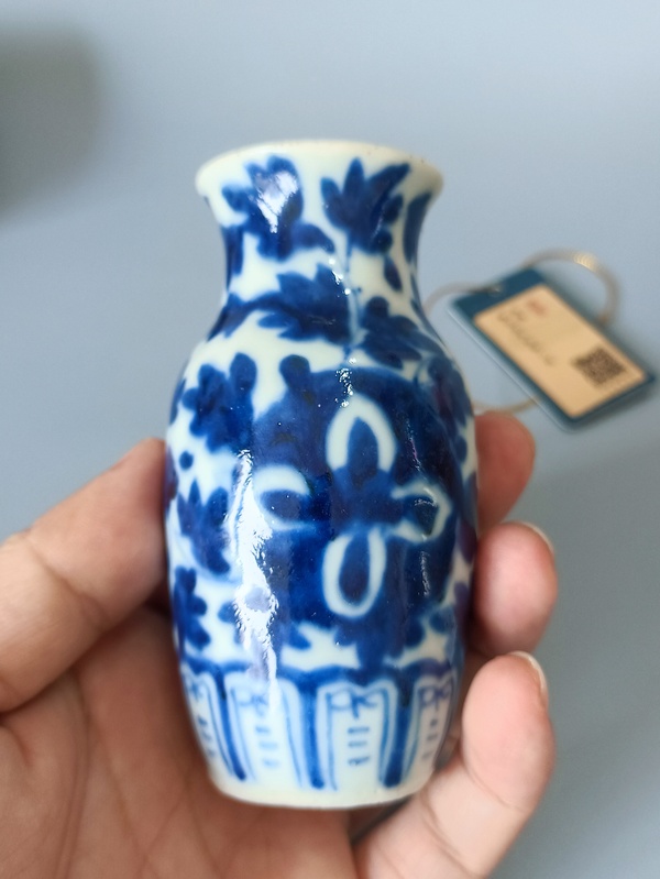 古玩陶瓷【精品】晚清·青花花卉紋撇口瓶拍賣,當前價格2500元