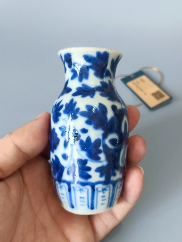 古玩陶瓷【精品】晚清·青花花卉紋撇口瓶拍賣,當前價格2500元