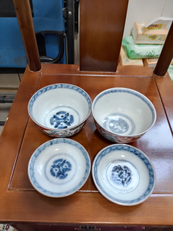 古玩陶瓷清代中晚期青花描金蓋碗拍賣,當(dāng)前價(jià)格600元