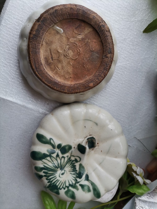 古玩陶瓷南瓜花卉紋蓋盒拍賣,當前價格266元