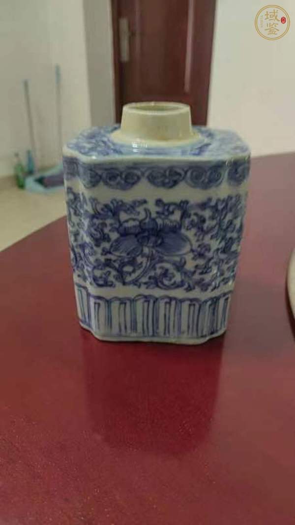 古玩陶瓷花卉紋青花茶葉罐真品鑒賞圖