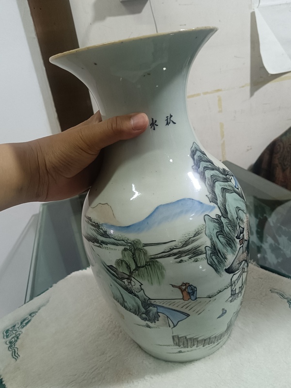 古玩陶瓷山水紋彩繪撇口瓶拍賣,當前價格2000元