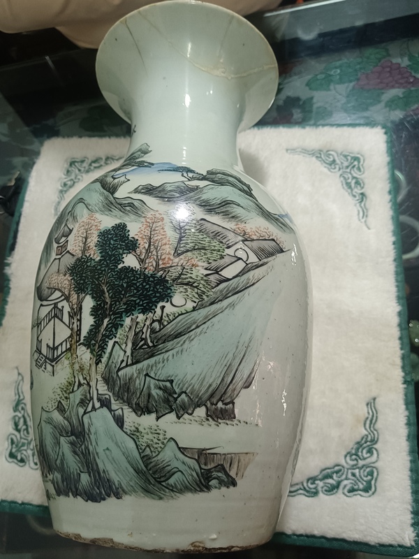 古玩陶瓷山水紋彩繪撇口瓶拍賣,當前價格2000元