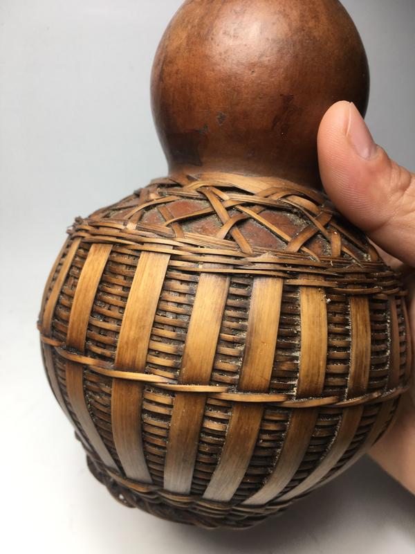 古玩雜項(xiàng)精美晚清民國·竹編葫蘆酒壺拍賣,當(dāng)前價(jià)格0元