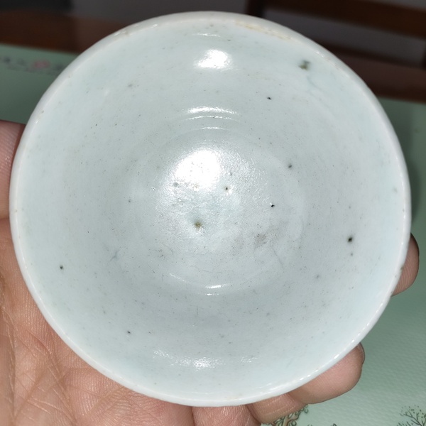 古玩陶瓷清中期，嘉道豆青釉美品仰鐘杯拍賣，當(dāng)前價(jià)格99元