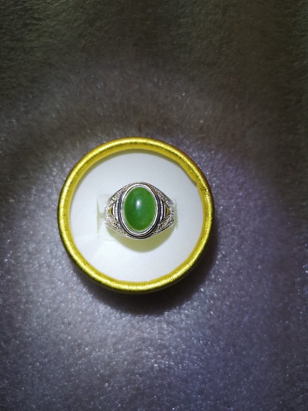 古玩玉器和田碧玉鑲嵌戒指拍賣,當前價格298元