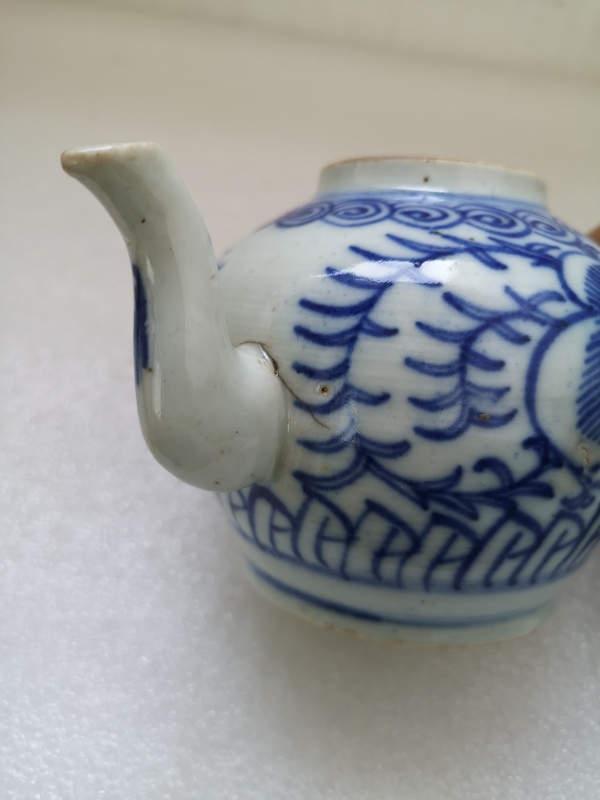 古玩陶瓷花卉紋青花執(zhí)壺拍賣,當前價格888元