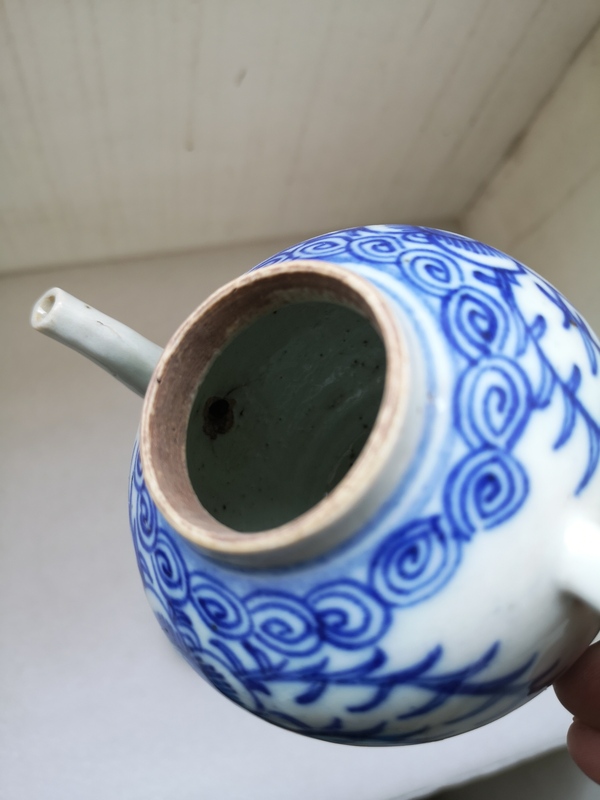 古玩陶瓷花卉紋青花執(zhí)壺拍賣,當前價格888元