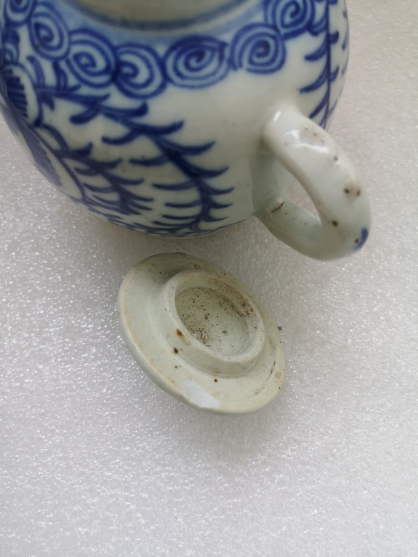古玩陶瓷花卉紋青花執(zhí)壺拍賣,當前價格888元