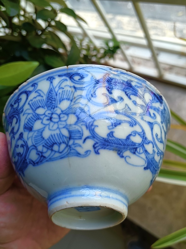 古玩陶瓷花卉紋青花碗拍賣,當(dāng)前價(jià)格400元