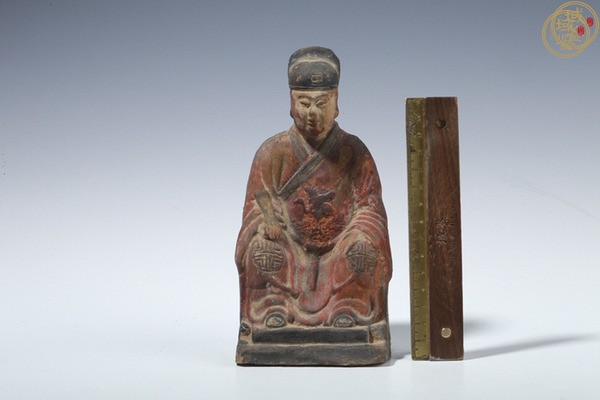 古玩雜項(xiàng)晚清·彩繪文官坐像真品鑒賞圖