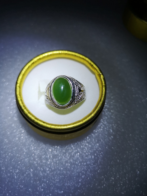 古玩玉器和田碧玉鑲嵌戒指拍賣,當前價格298元
