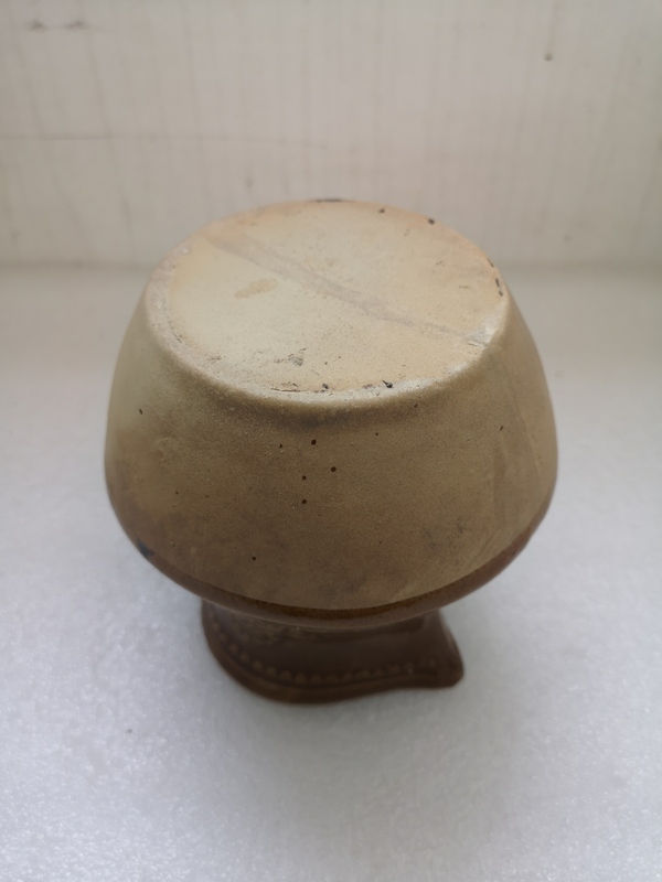 古玩陶瓷褐釉印花執壺拍賣,當前價格450元