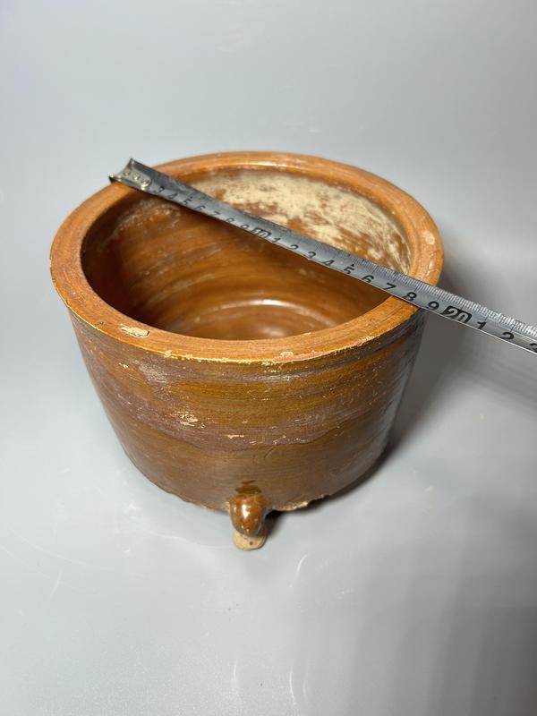 古玩陶瓷館藏級珍品漢代黃釉弦紋三足奩拍賣,當前價格5980元