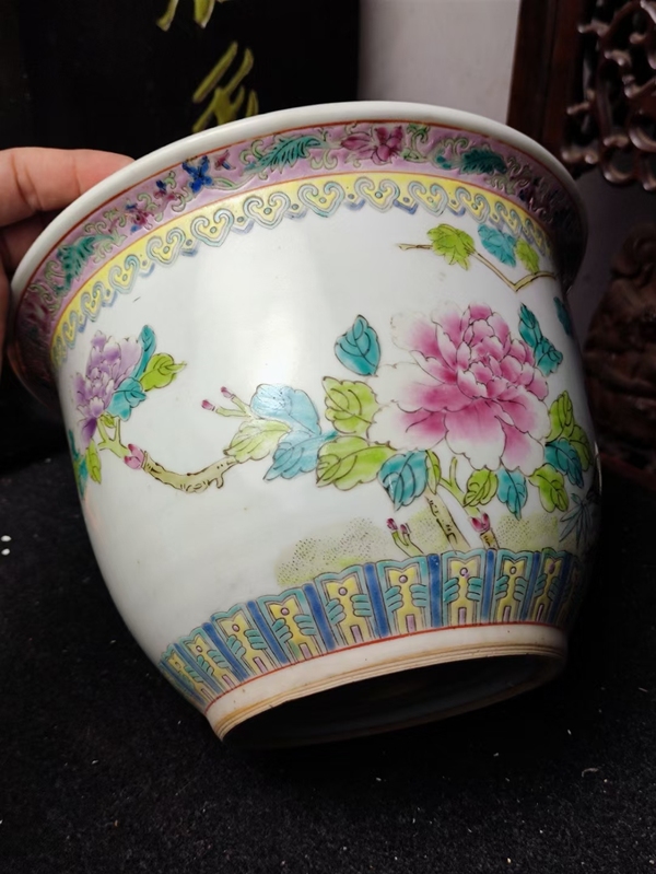 古玩陶瓷創(chuàng)匯?粉彩鳳凰牡丹紋花盆拍賣,當(dāng)前價格1600元