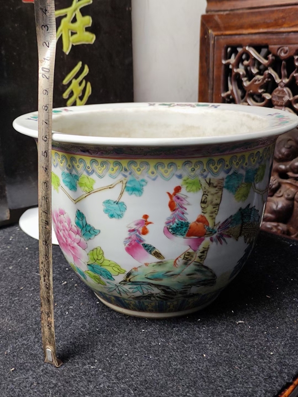 古玩陶瓷創(chuàng)匯?粉彩鳳凰牡丹紋花盆拍賣,當(dāng)前價格1600元