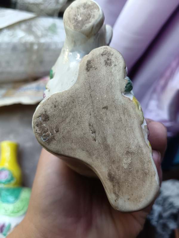 古玩陶瓷素三彩大象瓷塑花插拍賣,當前價格500元