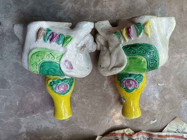 古玩陶瓷素三彩大象瓷塑花插拍賣,當前價格500元