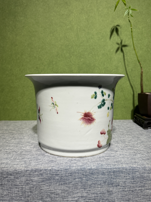 古玩陶瓷清代同治粉彩花卉紋花盆拍賣,當(dāng)前價格8800元