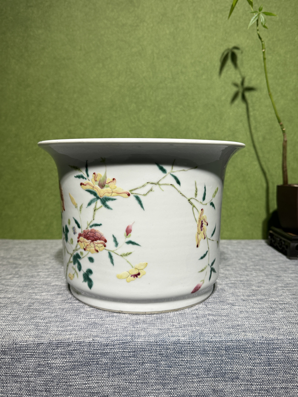古玩陶瓷清代同治粉彩花卉紋花盆拍賣,當(dāng)前價格8800元