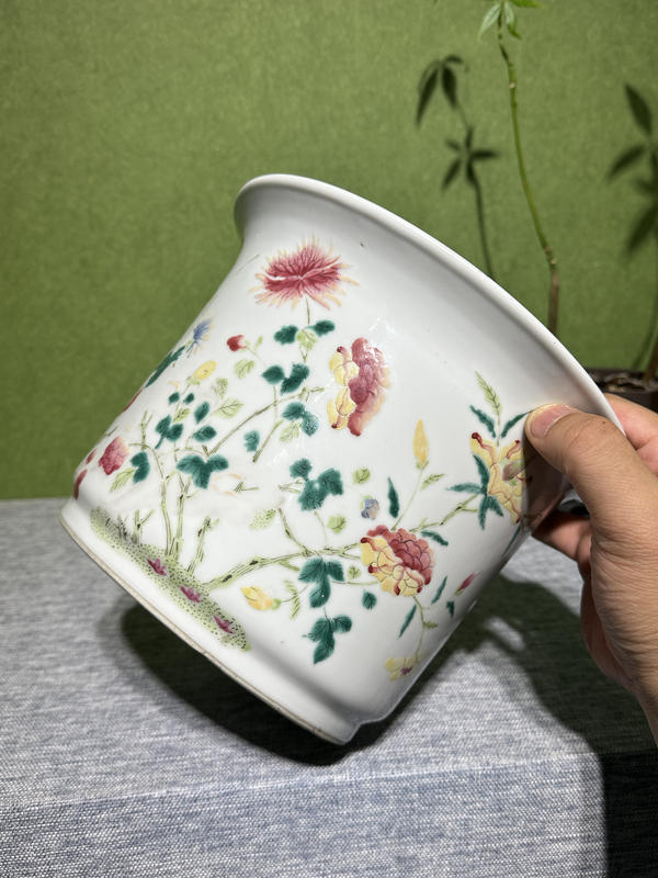 古玩陶瓷清代同治粉彩花卉紋花盆拍賣,當(dāng)前價格8800元