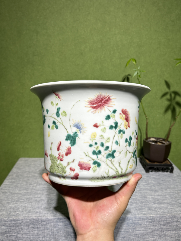 古玩陶瓷清代同治粉彩花卉紋花盆拍賣,當(dāng)前價格8800元